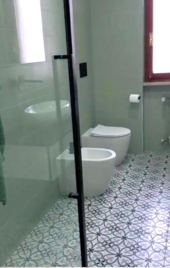 Bright And Large Apartment Via Montegrappa Livorno Luaran gambar