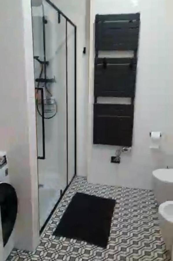 Bright And Large Apartment Via Montegrappa Livorno Luaran gambar