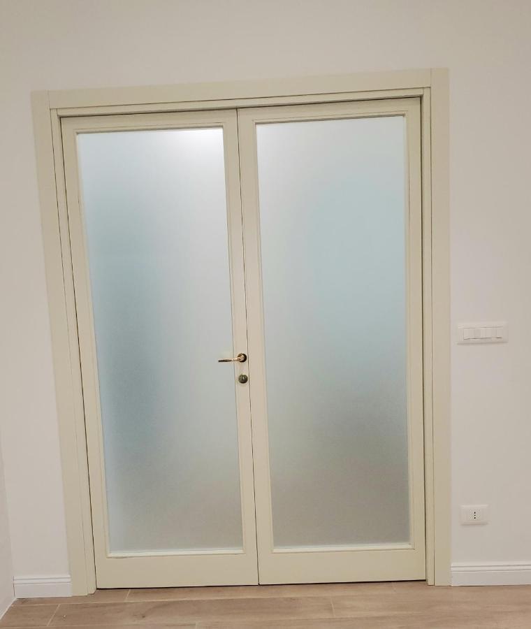 Bright And Large Apartment Via Montegrappa Livorno Luaran gambar