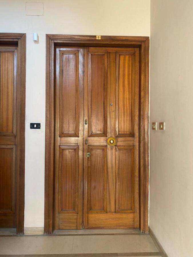 Bright And Large Apartment Via Montegrappa Livorno Luaran gambar