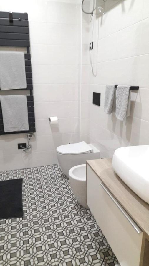 Bright And Large Apartment Via Montegrappa Livorno Luaran gambar