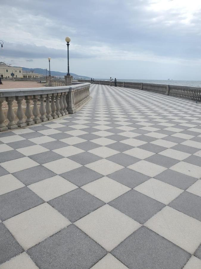 Bright And Large Apartment Via Montegrappa Livorno Luaran gambar